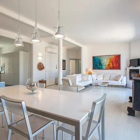 Apartment White Pentahouse *